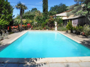 Отель Maison d'une chambre avec piscine partagee terrasse amenagee et wifi a Pougnadoresse  Пуньядорес